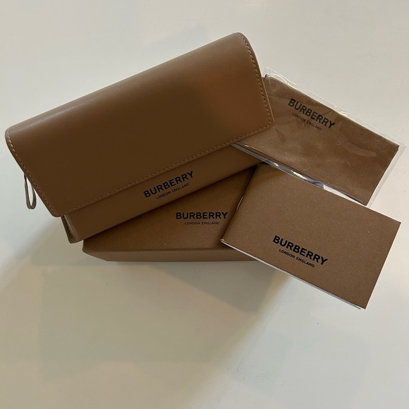 Burberry ASTRID Sunglasses - Orange - Picture 4 of 8